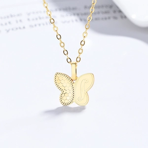 Élégant collier pendentif papillon en argent 925 avec finition dorée et chaîne fine