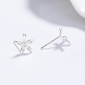 925 silver flower stud earrings with zircon stone center and brushed petal texture