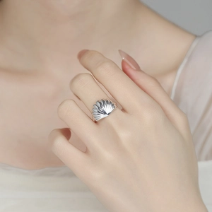 925 sterling silver scallop shell open ring with radiant texture for women
