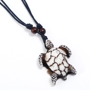 Retro Ethnic Resin Sea Turtle Pendant Necklace With Wood Beads Adjustable Wax Thread Cord Tribal Beach Jewelry For Unisex
