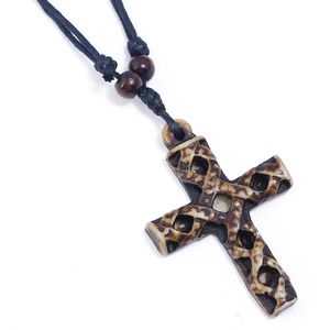 Vintage Ethnic Resin Cross Pendant Necklace For Women Men Adjustable Wax Cord Wood Beads Religious Handmade Jewelry Accessory