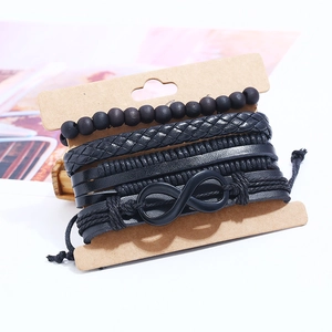 Set bracciali uomo multistrato in pelle nera con perline e ciondolo infinito