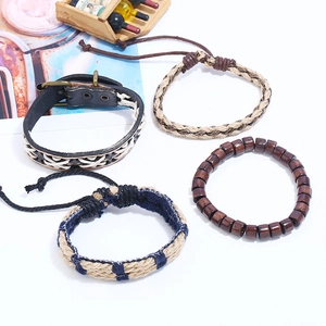 Ensemble de bracelets multicouches en cuir avec corde de chanvre et perles de bois