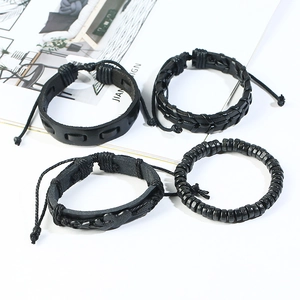 Lot de 4 bracelets vintage en cuir noir pour homme avec perles en bois et cordons tressés