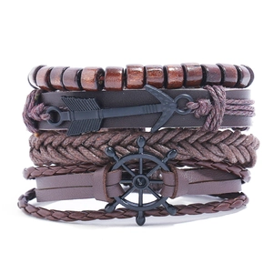 Collection Bracelet Multicouche en Cuir Synthétique Tressé Homme Vintage Avec Perles en Bois Breloques Gouvernail Ancre en Alliage Bijoux Style Punk Ethnique