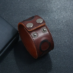 Bracelet punk vintage en cuir marron pour homme avec fermoirs à pression en métal