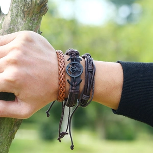 Set di bracciali in pelle da uomo con ciondolo a chiave di violino in stile vintage