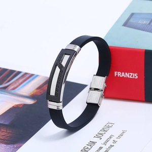 Bracelet homme en silicone noir avec plaque en acier inoxydable à motif grec et fermoir