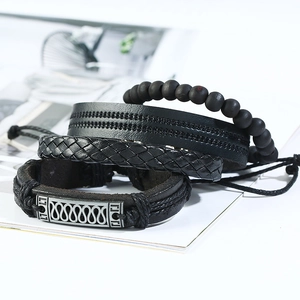 Ensemble de bracelets noirs en cuir tressé pour homme avec détails en métal argenté rétro