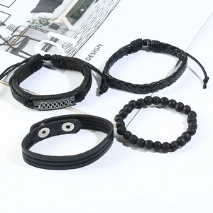 Set de 4 pièces pour hommes incluant bracelets en cuir tressé et perles noires mates