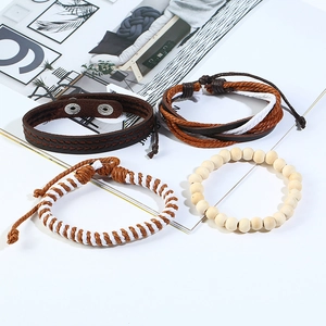 Lot de 4 bracelets rétro en cuir tressé avec perles en bois et cordons en coton