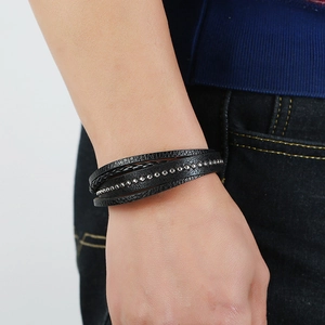 Bracelet double couche en cuir noir pour homme avec cordes tressées et rivets argent