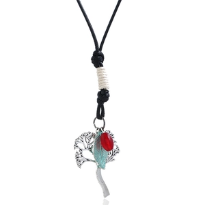 Collier Long avec Pendentif Arbre de Vie et Feuille en Alliage Rétro Bijoux Ethniques Bohèmes Cordon de Cire pour Femme
