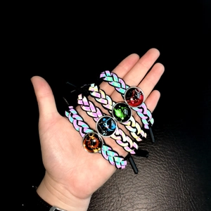 Braccialetto Intrecciato Riflettente Olografico con Segni Zodiacali Luminosi per Uomo Donna Bracciale Regolabile in Vetro Cielo Stellato