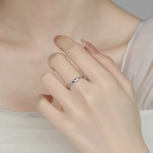 Elegant 925 sterling silver geometric ring with a sparkling zircon stone for women