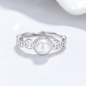 Bague ajustable en argent S925 avec perle blanche et motif de pièces en zircon