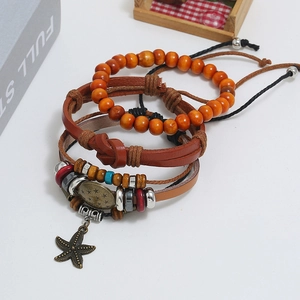 Dreiteiliges Boho-Lederarmband-Set mit orangefarbenen Holzperlen und Seestern-Anhänger