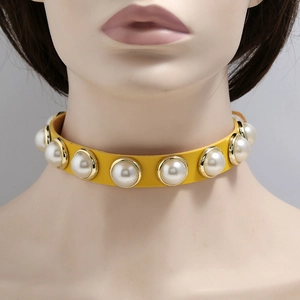 Collana Girocollo Punk in Pelle PU Elegante Intarsio di Künstliche Perle Sintetiche Street Rock Style Cinturino Regolabile per Donna Gioielli