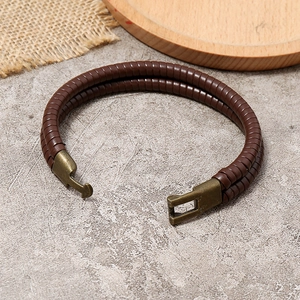 Bracciale vintage da uomo in pelle marrone scuro a doppio strato con chiusura in bronzo