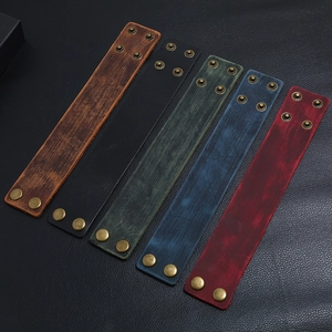 Bracelets larges en cuir style punk rétro en cinq couleurs avec boutons pression