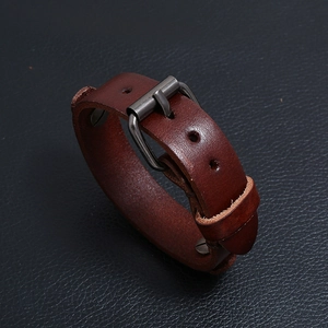 Bracelet rétro en cuir marron foncé avec boucle en métal noir pour hommes style punk