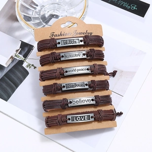Set de 6 bracelets vintage en cuir tressé avec plaques en métal gravées de messages