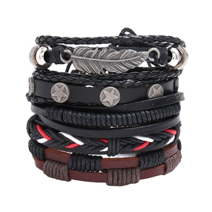 Set de pulseras de cuero multicapa con pluma de plata vintage y charms de estrella