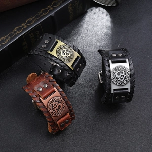 Bracelets en cuir tressé vintage avec emblèmes métalliques Om et nœuds celtiques