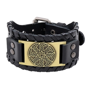 Bracelet punk vintage en cuir noir avec médaillon nœud celtique bronze et rivets