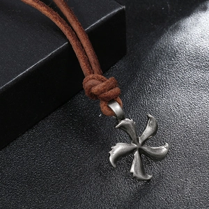 Collana in pelle marrone stile retrò con ciondolo a stella in argento industriale