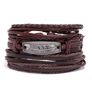Bracelet Multicouche Vintage pour Hommes Cuir Tressé Corde de Chanvre Avec Pendentif Plume en Alliage Bijoux Bohème Réglables