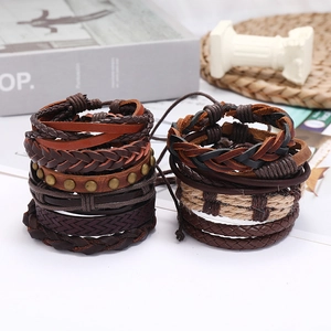 Bracelet multi-rangs en cuir tressé rétro avec détails punk et rivets métalliques