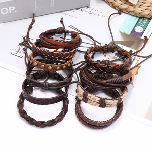 Lot de 10 bracelets vintage multicouches en cuir tressé au style bohème et tons marrons