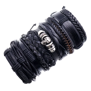 Set di Braccialetti in Pelle Intrecciata Retro per Uomo Donna Punk Multistrato in Pelle di Vacca Corda Cerata Canapa Regolabile Lega Teschio Gioielli