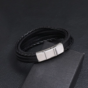 Pulsera multicapa de cuero para hombre con cierre magnético plateado en caja de regalo