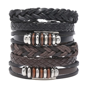 Set di Braccialetti in Pelle Intrecciata Multistrato Vintage 6 Pezzi Perline in Pelle di Vacca PU Legno Bohemian Punk Regolabile Gioielli Uomo