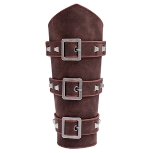 Protège-bras en cuir marron style punk avec trois boucles et clous métalliques