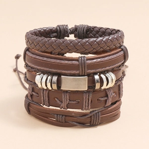 Herren Vintage Lederarmband-Set in Braun mit geflochtenen Details und Metallanhängern