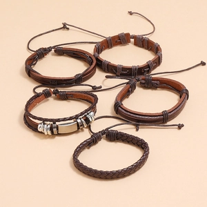 Fünfteiliges Vintage-Lederarmband-Set in Dunkelbraun mit verstellbaren Kordeln