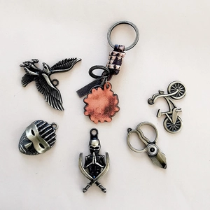 Vintage Woven Cowhide Zinc Alloy Keychain Creative Bicycle Eagle Mask Pendant DIY Accessories Retro Hanging Ornament for Men Women