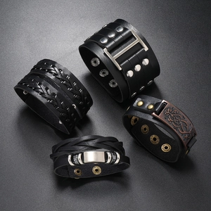 Ensemble de Bracelets en Cuir pour Hommes Punk Rock Tressé Multicouche Bracelet en Alliage à Rivets Bijoux de Mode Rétro Cadeau