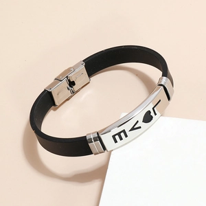 Bracciale in silicone nero con piastra LOVE in acciaio inossidabile e chiusura pieghevole