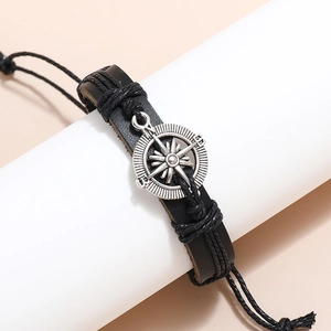 Bracelet rétro en cuir tressé noir pour homme avec pendentif boussole argentée sur support