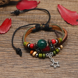 Bracciale multistrato in pelle stile boho con ciondolo a stella e perline colorate