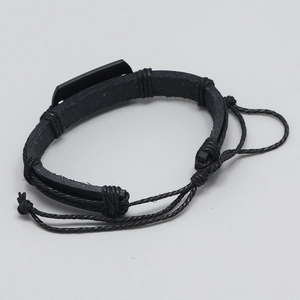 Punk-Stil mehrlagiges geflochtenes Lederarmband mit schwarzer Legierungsplatte