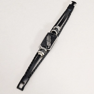 Bracciale multistrato in pelle nera da uomo con ciondolo a piuma d'argento in stile vintage