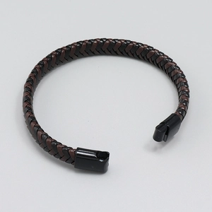 Bracciale da uomo in pelle intrecciata a mano con chiusura magnetica nera e marrone