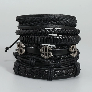 Detailansicht verstellbarer schwarzer Lederarmbänder mit Vintage-Dollarzeichen-Anhängern