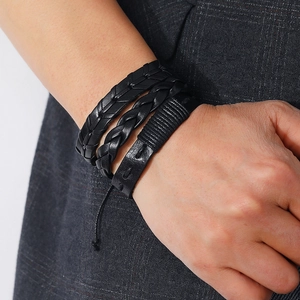 Handgefertigtes mehrlagiges schwarzes Lederarmband-Set mit verstellbarem Kordelzug