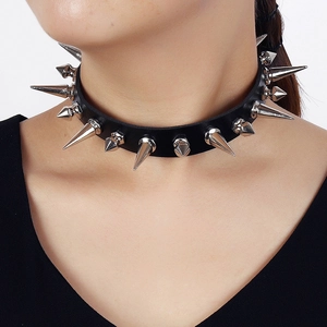 Ras du Cou Gothique Punk Rock en Cuir Noir Avec Pointes en Alliage d'Argent pour Femmes Style Harajuku Bijoux Réglables